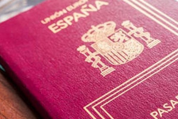 El trámite de ciudadanía ucraniana y pasaporte del bebé